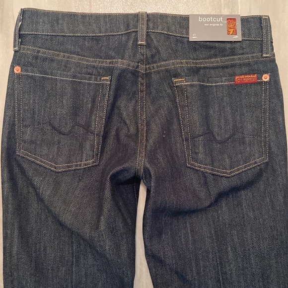 7 For All Mankind Bootcut Jean, Made in the USA, 27x33, NWT, $229 MSRP - Picture 10 of 12
